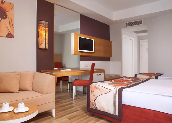 酒店 Orange Palace 5*