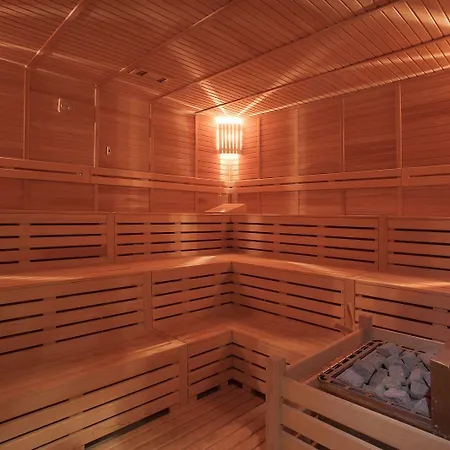 Orange Palace מלון 5*