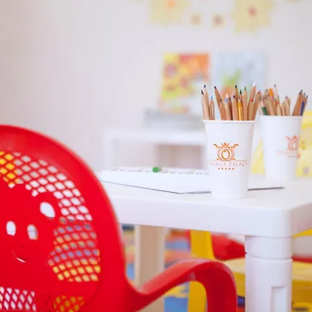 Orange Palace מלון 5*