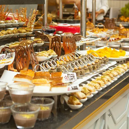 מלון Orange Palace 5*