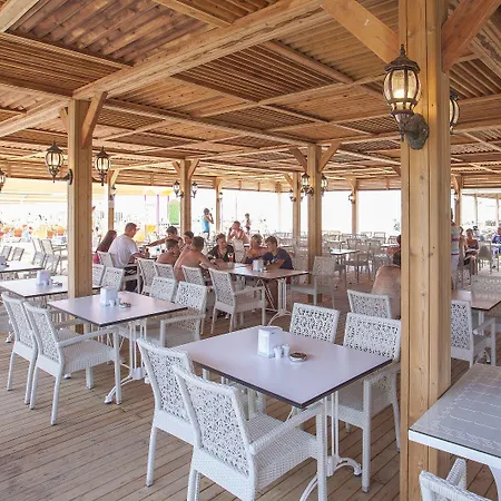 מלון Orange Palace 5*