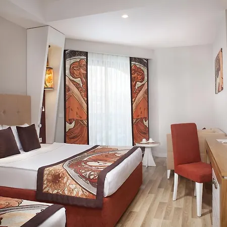 Orange Palace מלון סייד