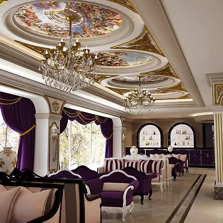 Orange Palace מלון