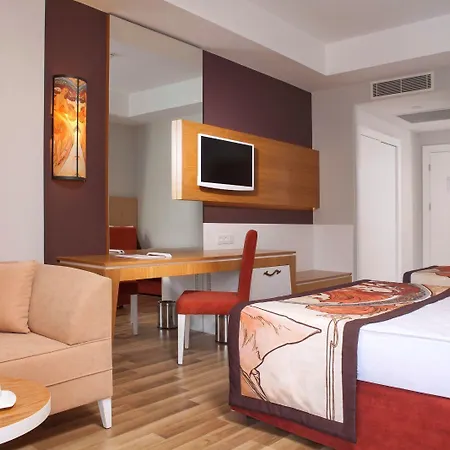 Ξενοδοχείο Orange Palace 5*