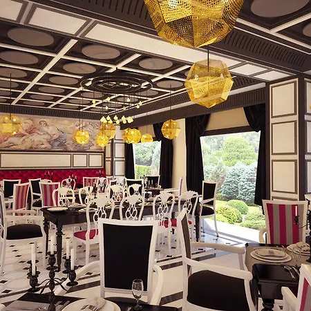 Hotel Orange Palace Side