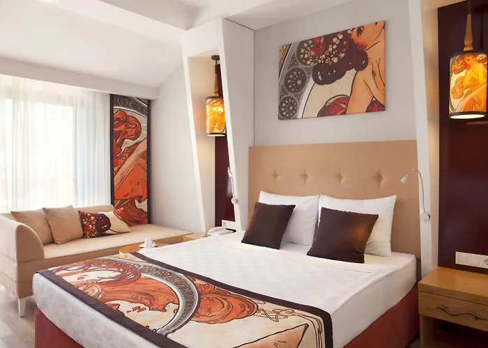 Orange Palace 5* シダ